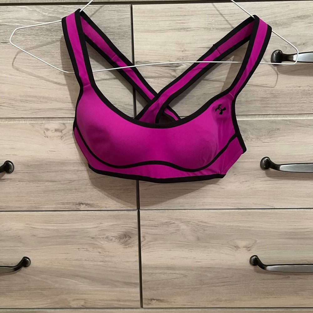 UNDER ARMOUR PADDED BRA SIZE 32B - Picture 1 of 5